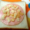 Blue-Island's cooksnap of when they made ニワトリぼうやのパンとハムの揚げ玉包み.