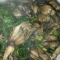 あーｍｂ's cooksnap of when they made 免疫を高めよう。舞茸と春菊のごま炒め.