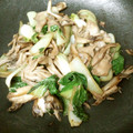 haru33's cooksnap of when they made 青梗菜と舞茸の炒めたん.