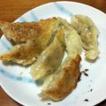 Blue Apple's cooksnap of when they made ＊パリパリ＊羽根つき餃子＊.