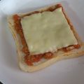ザ末っ子's cooksnap of when they made ミートソースがおいしいトーストに！.