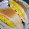 komomoもも's cooksnap of when they made ふわとろ♪卵とチーズのはんぺんサンド.