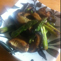 みーここなっつ's cooksnap of when they made 簡単★アスパラときのこのバター醤油炒め.
