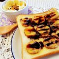 hitomi＊＊'s cooksnap of when they made ✿バナナチョコソース練乳トースト✿.