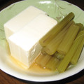 Sweet821's cooksnap of when they made 料理屋風 春の香り★ふきのお浸し冷奴添え.