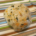 m@n@'s cooksnap of when they made 鮭フレークとわかめふりかけのおにぎり。.