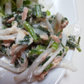 atsukow's cooksnap of when they made 春菊と玉ねぎのマヨネーズ和え.