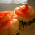 mayutaso♪'s cooksnap of when they made 生ハムとチーズのにじいろ押し寿司.