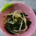 ＊うみ's cooksnap of when they made 生姜が決め手★もやしとワカメのサラダ.