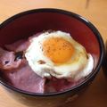 サラダben10's cooksnap of when they made 半生♪ベーコンエッグ丼.