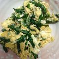 chikomon's cooksnap of when they made フワッと...ニラ玉♪.