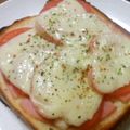 YUKIKI☆'s cooksnap of when they made ハム＊トマト＊チーズトースト.