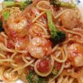 こうへい1206's cooksnap of when they made ブロッコリーと海老のピリッ!トマトパスタ.