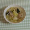 chiyu09's cooksnap of when they made 我が家の即席鍋『キャベツのコンソメ鍋』.