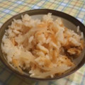 ラリー＆サラ's cooksnap of when they made 桜えびと大根しめじ炊き込みご飯.