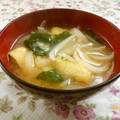 夏の記念日's cooksnap of when they made 簡単お味噌汁☆新玉ねぎと油あげとワカメ.