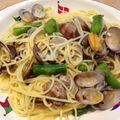 yo_iwa's cooksnap of when they made 春の旬アサリとアスパラのボンゴレビアンコ.
