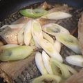なびー・remrem's cooksnap of when they made ネギたっぷり♪にんにく醤油でサバの煮付け.