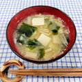 在宅勤務のおじさん's cooksnap of when they made えのきとわかめのお味噌汁✿.