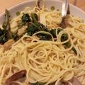 一輝❤葉月's cooksnap of when they made シンプル！あさりのスープパスタ.