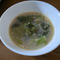 まーく71's cooksnap of when they made レタスと玉子のチーズコンソメスープ.