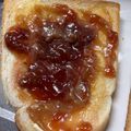 クック2H9MD0☆'s cooksnap of when they made ピーナッツバターとイチゴジャムのトースト.