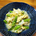 YCHキッチン's cooksnap of when they made シャキッ絹さやとしんなり玉ねぎの卵とじ.