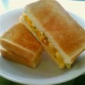 kana_ara's cooksnap of when they made 簡単‼グラタンのホットサンド.