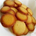 まりなあんとわねっと's cooksnap of when they made 卵白1個だけ余ったら作るラングドシャ.