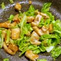 char1220's cooksnap of when they made 鶏皮と長ねぎのカリカリ炒め.