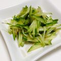 ﾍﾞｰｽﾒｲｸ's cooksnap of when they made よくあるガリと胡瓜で酢の物.