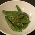光美ママ's cooksnap of when they made ﾍﾞｰｺﾝとｽﾅｯﾌﾟｴﾝﾄﾞｳ塩麹炒め.