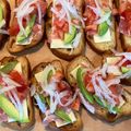 やっぱたのしー's cooksnap of when they made トマトアボカドチーズブルスケッタ.
