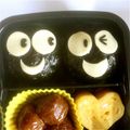 syunkoko's cooksnap of when they made *＊キャラ弁*＊まん丸ニコニコおにぎり.