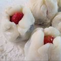 くまのおばちゃん's cooksnap of when they made レンジで8分！あんこなし苺大福.