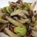 あっきょ☆らっきょ's cooksnap of when they made ブロッコリーとしめじのおかか和え.