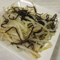 miyuki12's cooksnap of when they made 昆布つゆと塩昆布ともやしのナムル.