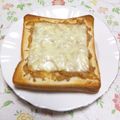 まっちー食堂's cooksnap of when they made 簡単♪なめたけとチーズのトースト.