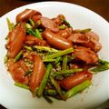 ★糸屯★'s cooksnap of when they made ｳｨﾝﾅｰのﾁｰｽﾞﾊﾟﾝ粉炒め.