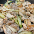 ポチラブ's cooksnap of when they made 鶏ムネとセロリの塩炒め.