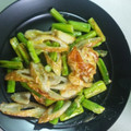 suookiemom's cooksnap of when they made アスパラガスとちくわのチーズ炒め.