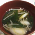 ラリー＆サラ's cooksnap of when they made 簡単！えのきとニラの中華スープ.
