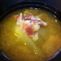 Bloghima's cooksnap of when they made 新たまねぎ・丸ごとお味噌汁.