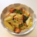 魔女の献立's cooksnap of when they made 春キャベと新ジャガと鮭のコンソメ炒め☆.