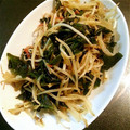 shizuとreo's cooksnap of when they made もやしとわかめの焦がし醤油炒め.
