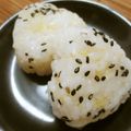 flatty1016's cooksnap of when they made 天かす胡麻おにぎり.