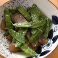 まいきーと's cooksnap of when they made 私流きぬさやとこんにゃくのきんぴら.