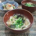 イベ長's cooksnap of when they made きのことわかめのお味噌汁.