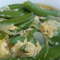 ともぞう27's cooksnap of when they made 簡単煮物☆おかあさんのさやえんどう卵とじ.