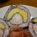kurausu's cooksnap of when they made 母の日♪デコ飾り巻き寿司カールヘア女の子.
